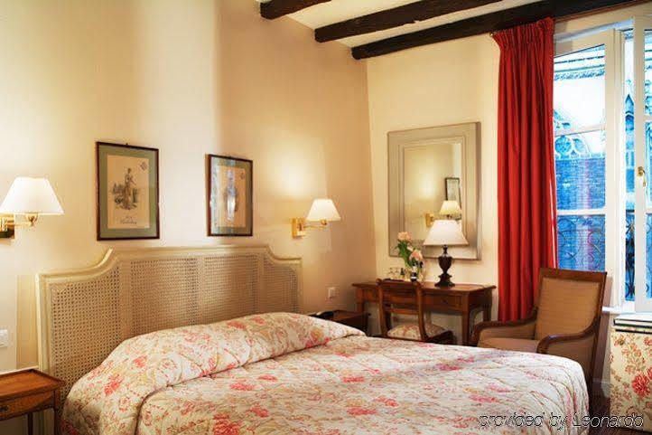 Relais Du Louvre 4* París